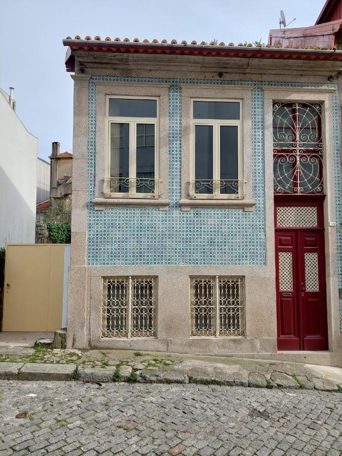 Crooked Floor House - Attic Apartment Porto Exterior photo