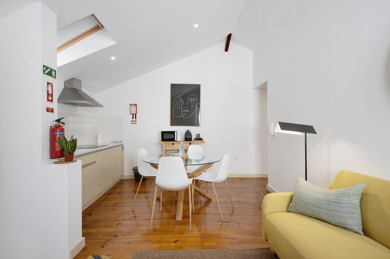 Crooked Floor House - Attic Apartment Porto Exterior photo